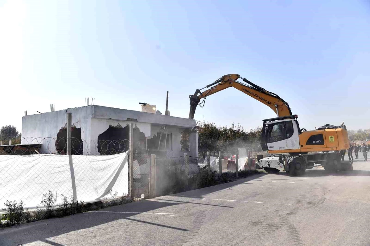Osmangazi Belediyesi, 87 kaçak yapıyı yıktı ve 68 metruk yapının yıkımını gerçekleştirdi