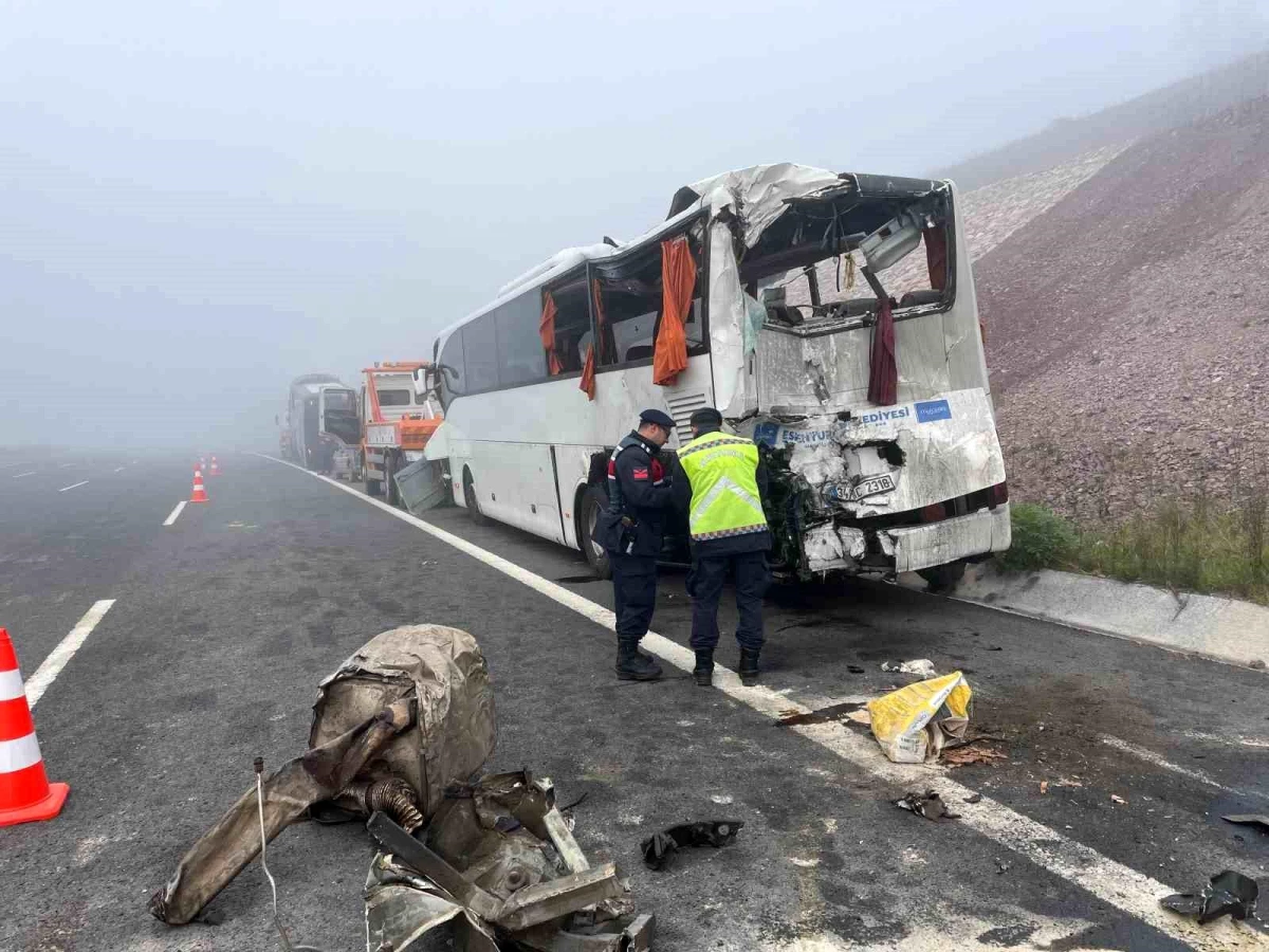 Kuzey Marmara Otoyolu\'nda feci kaza: 10 ölü, 59 yaralı
