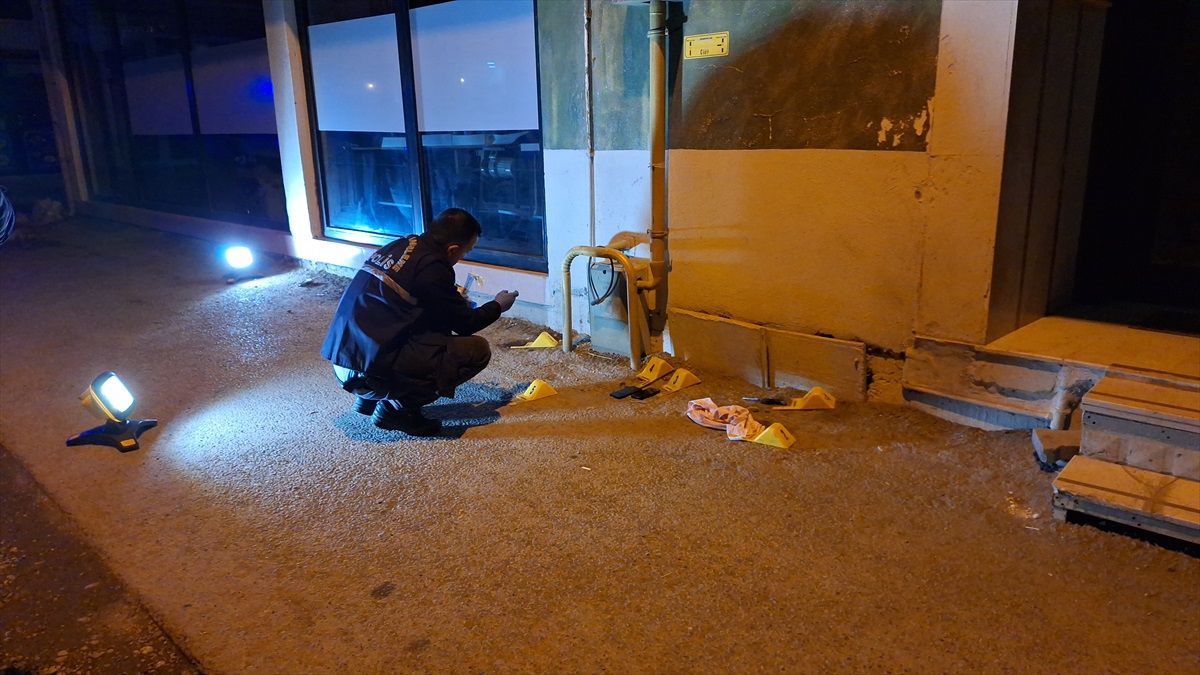 Samsun\'un Bafra ilçesinde bıçaklı kavgada 2 kişi yaralandı