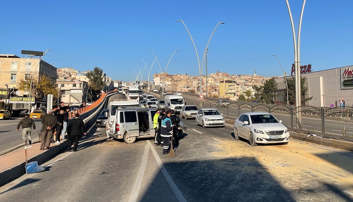 Şanlıurfa\'da zincirleme trafik kazası: 7 yaralı