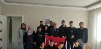 Sason'da öğrencilerden Şehit Piyade Uzman Çavuş Faim Bozkurt'un ailesine ziyaret