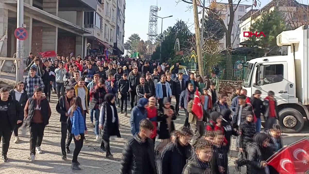 Pençe-Kilit Harekatı Şehitleri İçin \'Teröre Lanet\' Yürüyüşü Düzenlendi