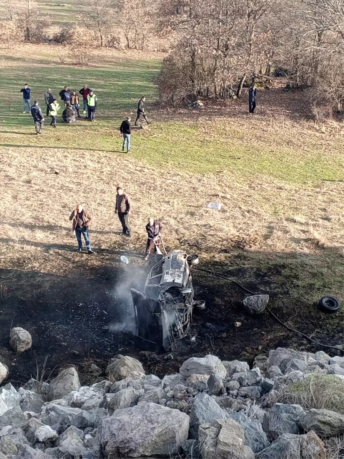 Tokat\'ta Otomobil Uçuruma Devrildi: 3 Yaralı