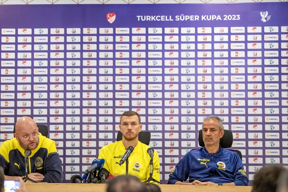 Fenerbahçe Kaptanı Dzeko: 2023\'ü Kupayla Kapatmak İstiyoruz