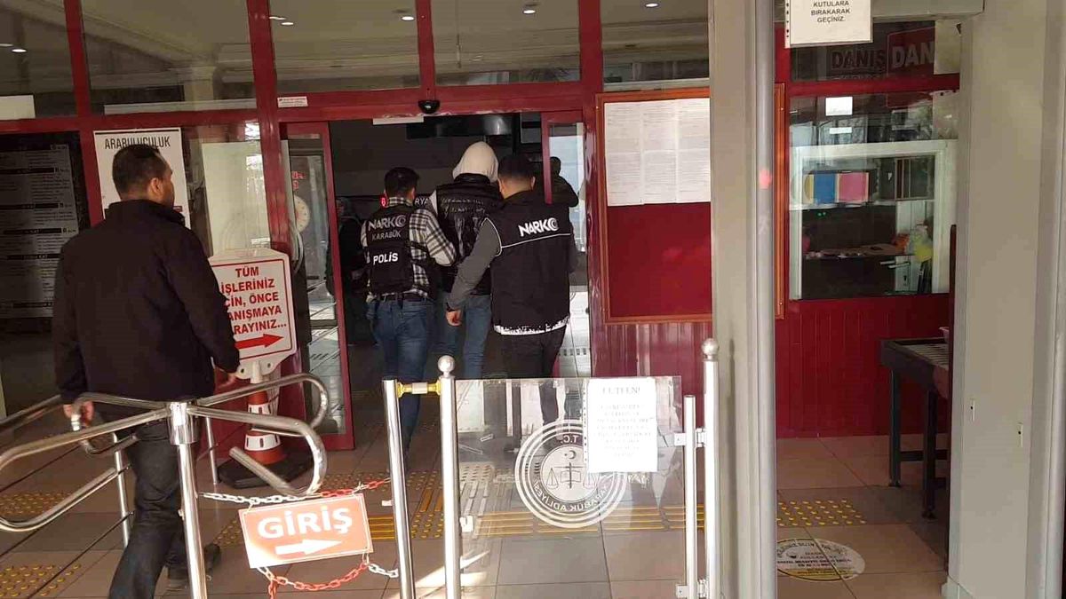 Karabük\'te uyuşturucu madde ile yakalanan şahıs adli kontrol şartıyla serbest bırakıldı