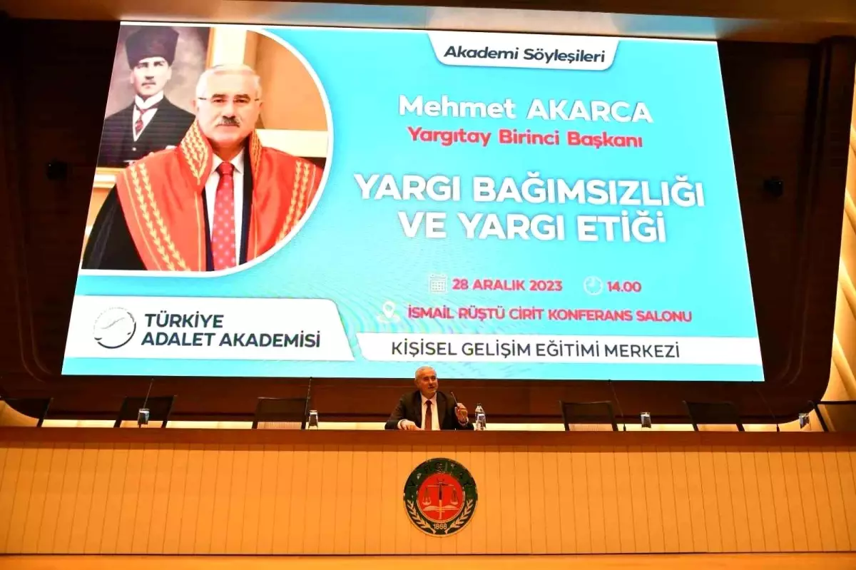 Yargıtay Başkanı Mehmet Akarca, adli yargı hakim ve savcı adaylarıyla bir araya geldi