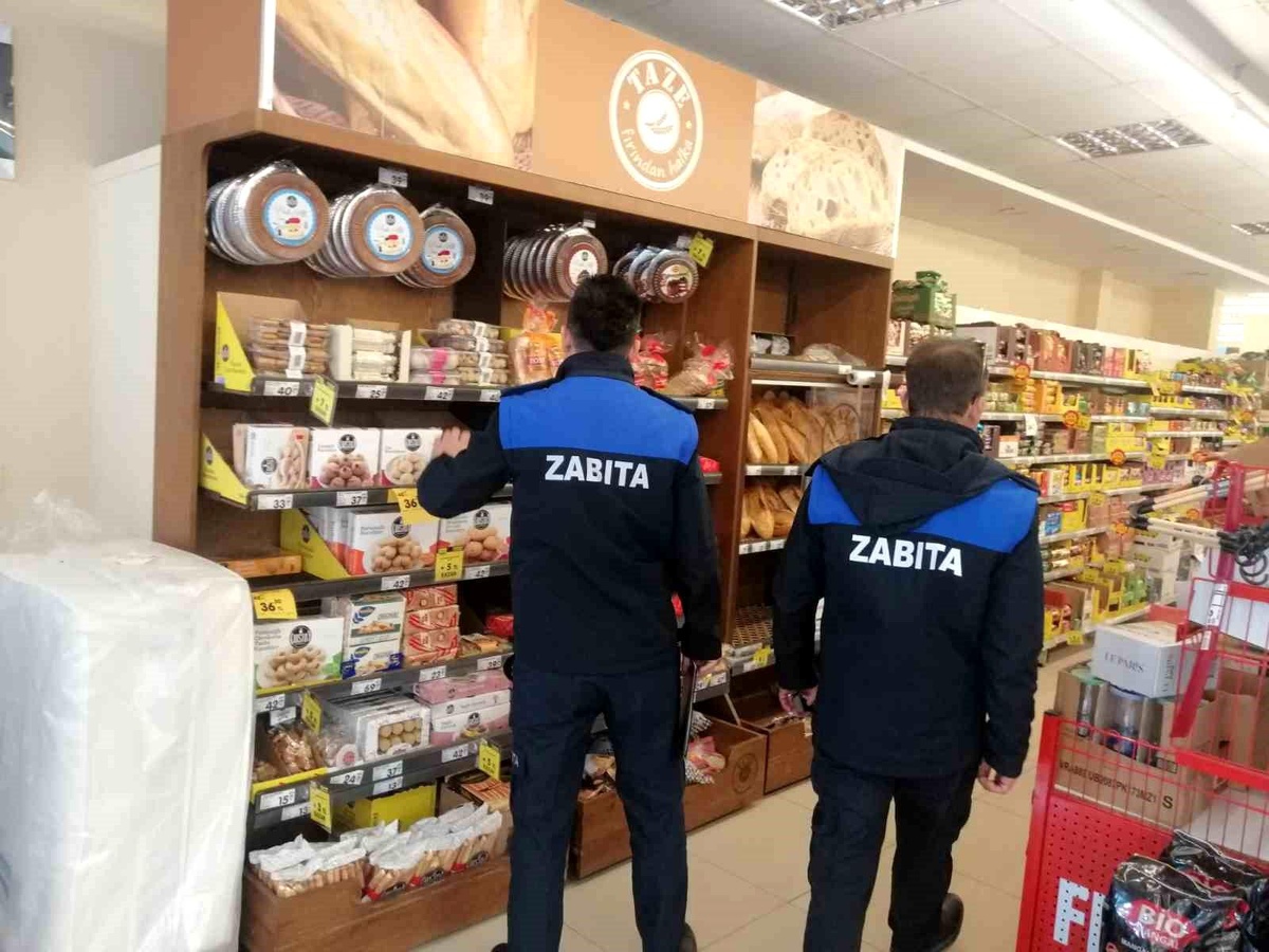 Bilecik Belediyesi Zabıta Müdürlüğü, marketlerde fiyat denetimi yaptı