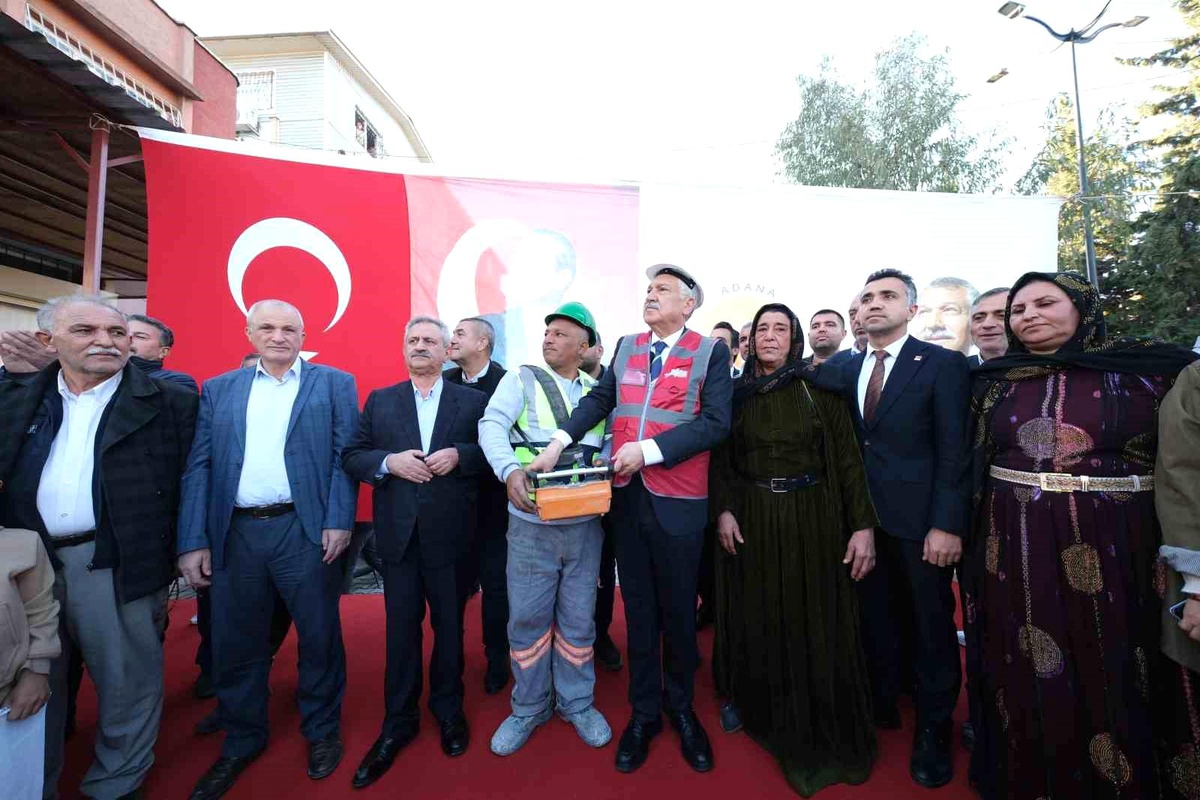 Adana Büyükşehir Belediye Başkanı Zeydan Karalar, artık kimseye muhtaç olmadıklarını sadece metro projesi için borçlanma talebinde bulunacaklarını kaydetti.
