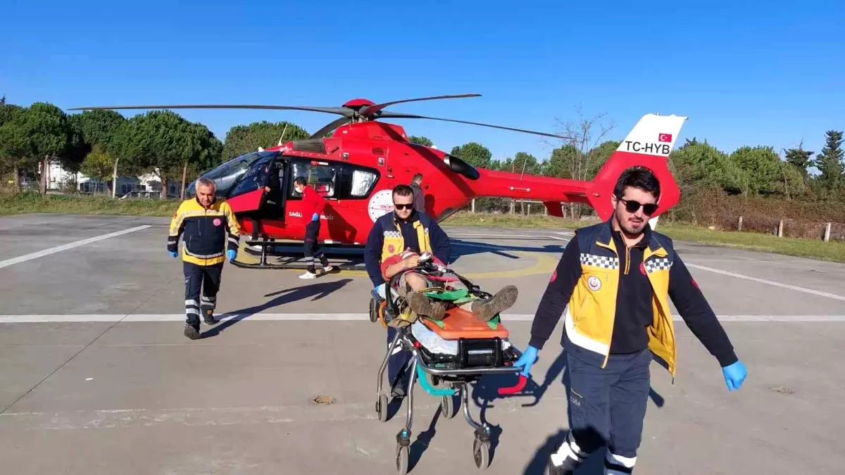 Samsun\'da Ağabeyinin Ölüm Haberini Verirken Kaza Yapan Genç Kız Ambulans Helikopterle Hastaneye Kaldırıldı