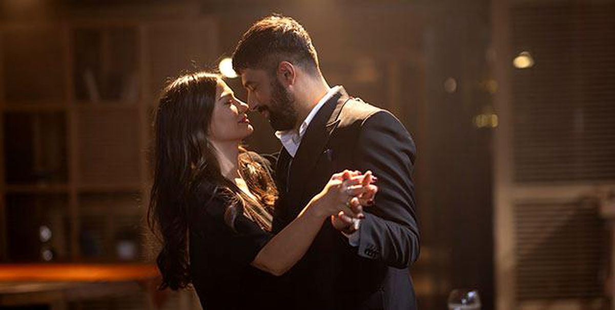 Farah, Bade ve Gönül\'ü korumak için cinayeti üstlenen Tahir\'e engel olmaya çalışır