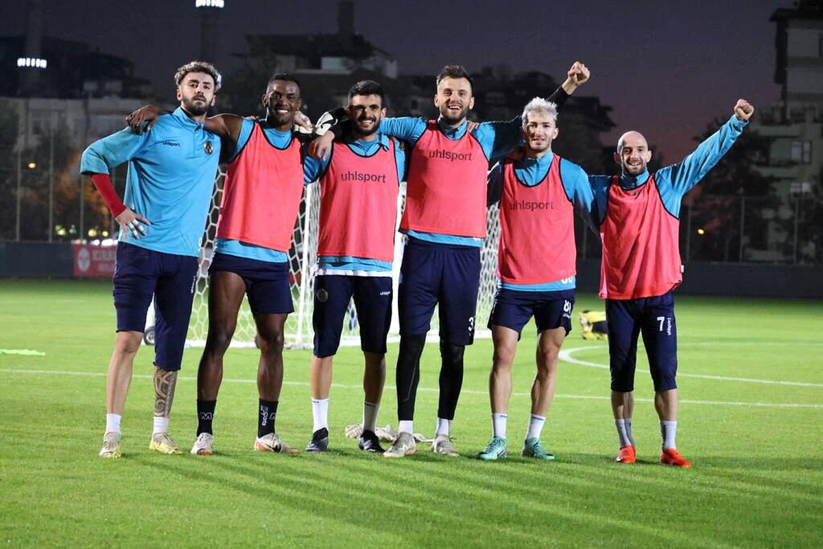 Corendon Alanyaspor, Antalyaspor maçı hazırlıklarına başladı