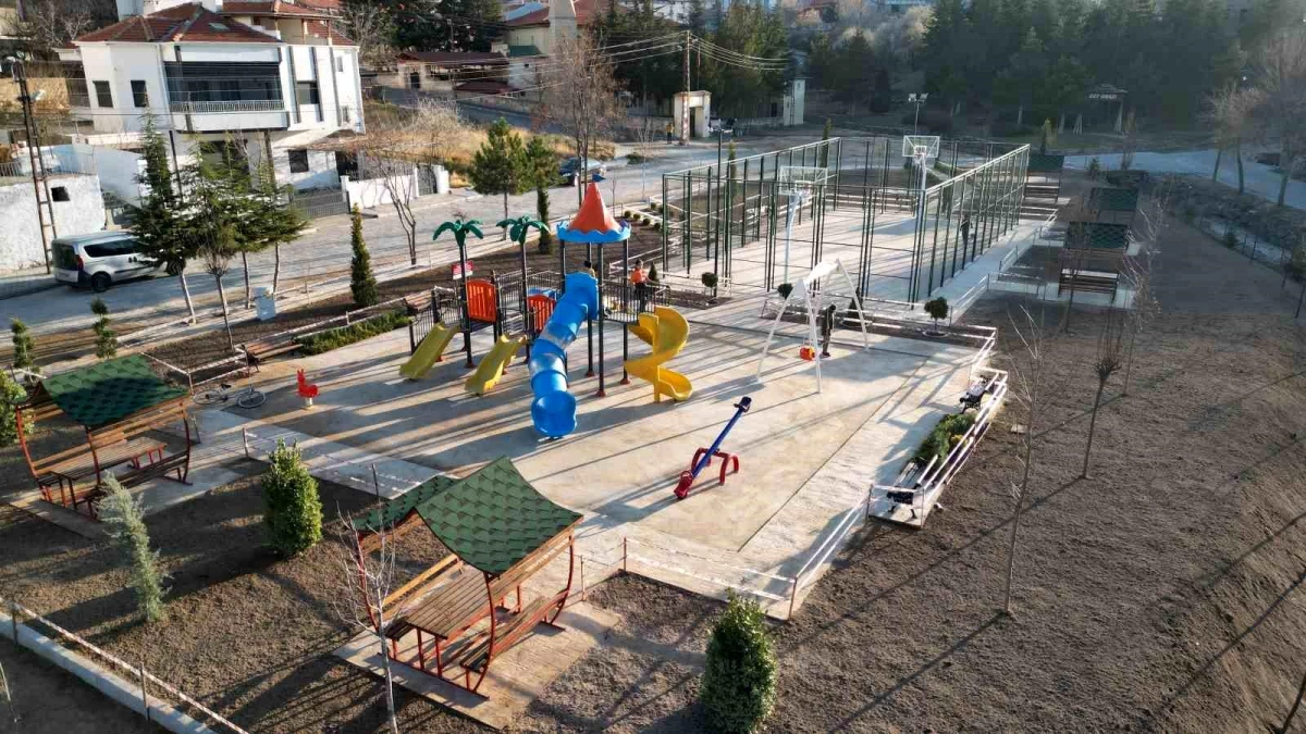 Nevşehir Belediyesi Kıratlıoğlu Mahallesinde Yeni Bir Park Yaptı
