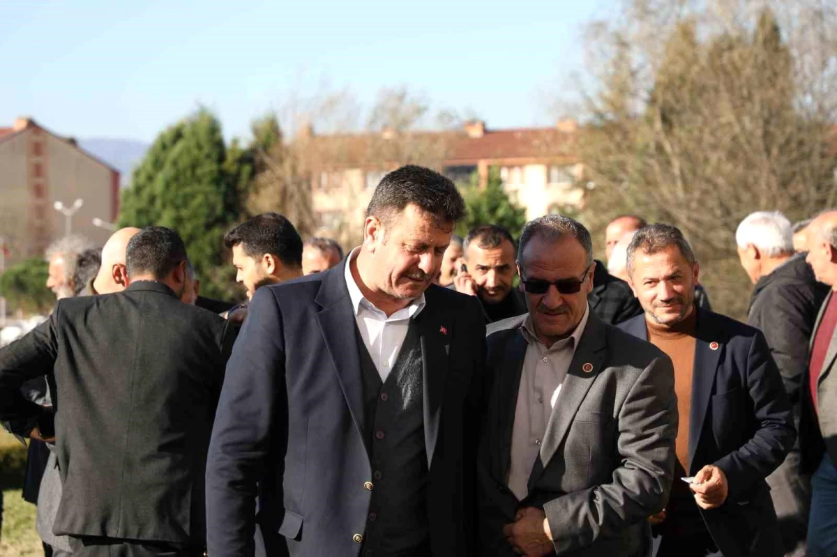 Akyazı Belediye Başkanı, muhtarlarla istişare toplantısında konuştu