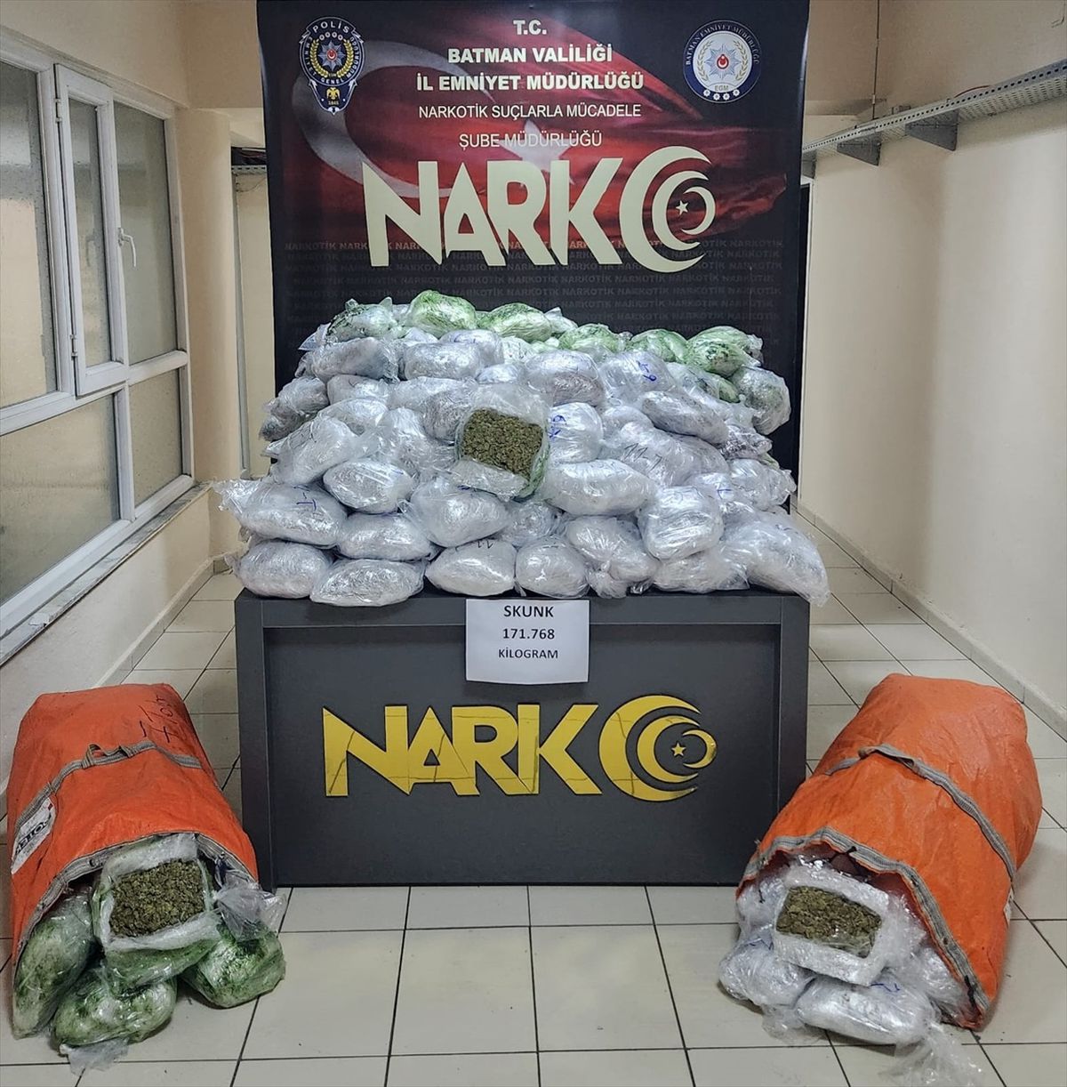 Batman\'da 171 kilo 768 gram skunk ele geçirildi, 2 şüpheli tutuklandı