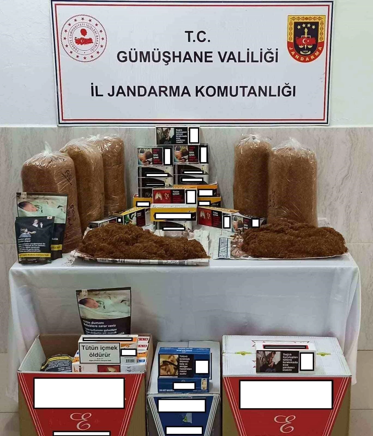 Gümüşhane\'de Jandarma Operasyonunda 30 Kilogram Kaçak Tütün ve Binlerce Makaron Ele Geçirildi