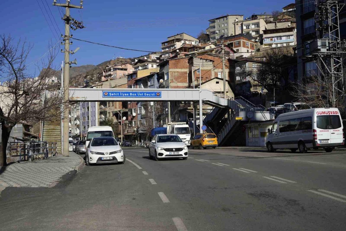 Gümüşhane\'de Üniversite Öğrencisine Otomobil Çarptı