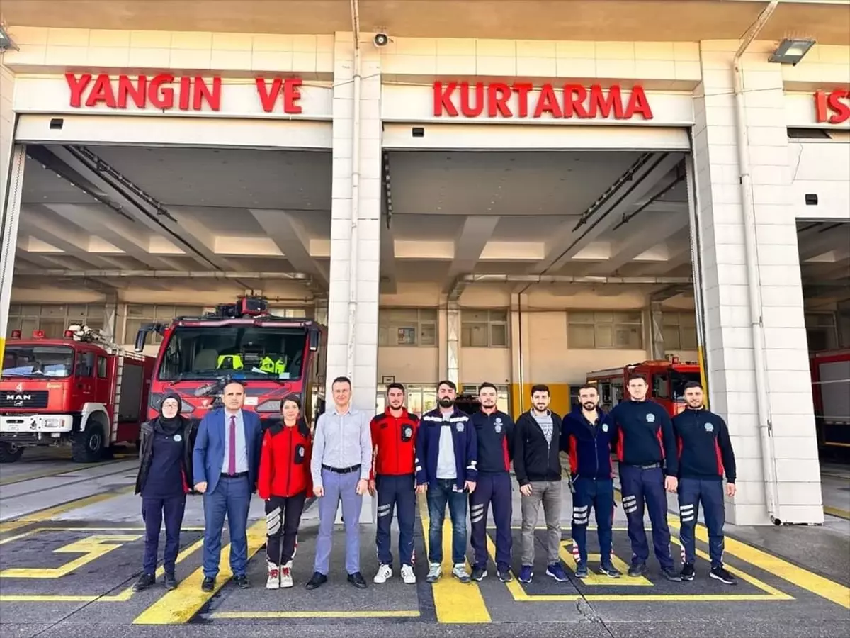 İdil Kaymakamı ve Belediye Başkan Vekili Anıl Adıgüzel, Şırnak Şerafettin Elçi Havalimanında incelemelerde bulundu