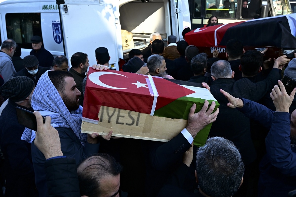 İsrail saldırılarında hayatını kaybeden 3 Filistinlinin cenazesi Ankara\'da defnedildi