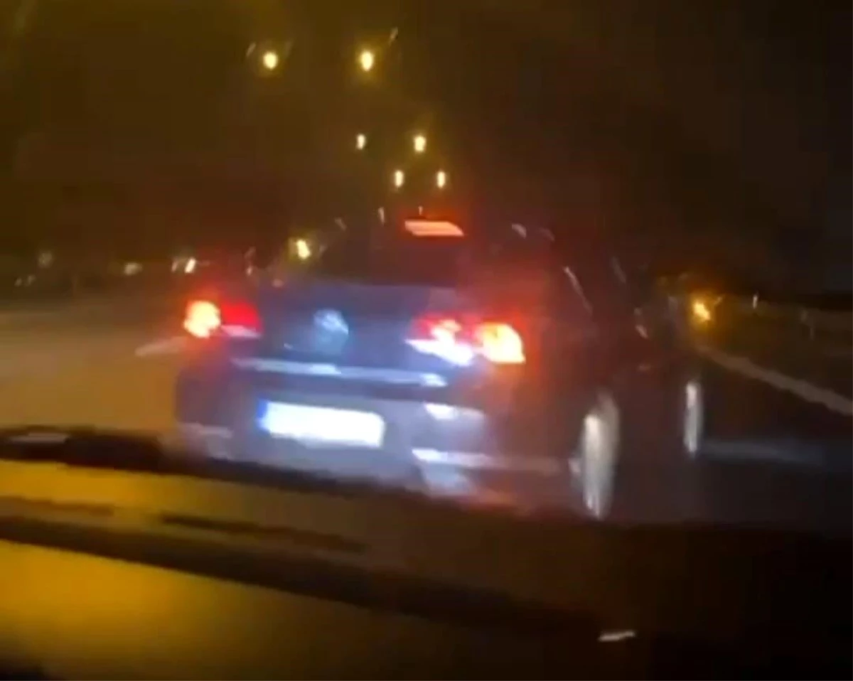 İzmir\'de trafik magandası evli çifti sıkıştırdı