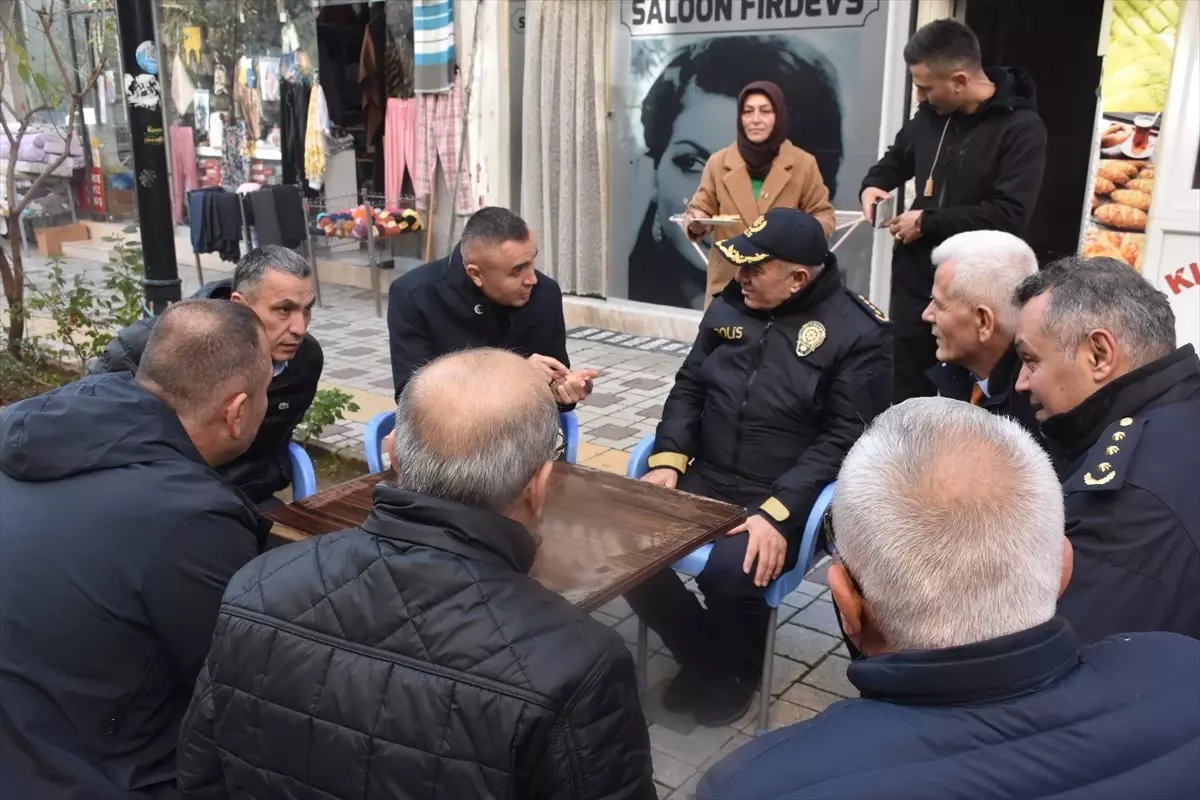 İzmir Emniyet Müdürü Kemalpaşa\'da ziyaretlerde bulundu