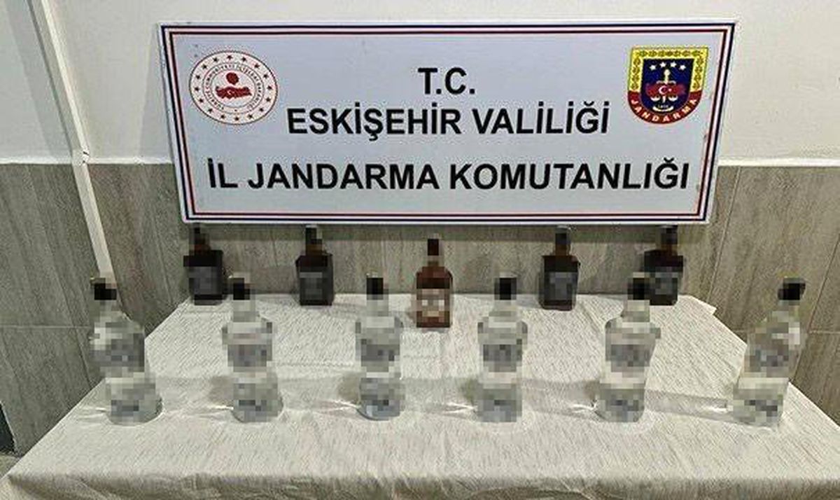 Eskişehir\'de Kaçak/Sahte Bandrollü Alkol Satan Şüpheli Yakalandı
