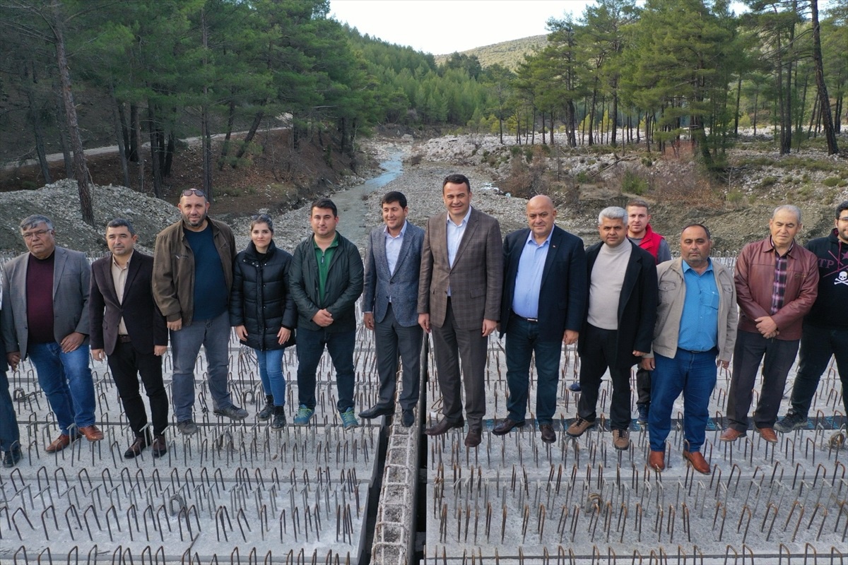 Kaş\'ta Lengüme Köprüsü\'nün montajı tamamlandı