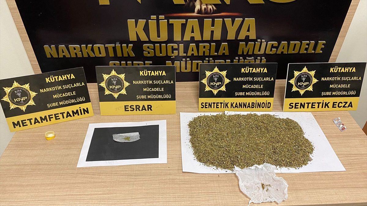 Kütahya\'da Uyuşturucu Ticareti Yapan Kardeşler Tutuklandı