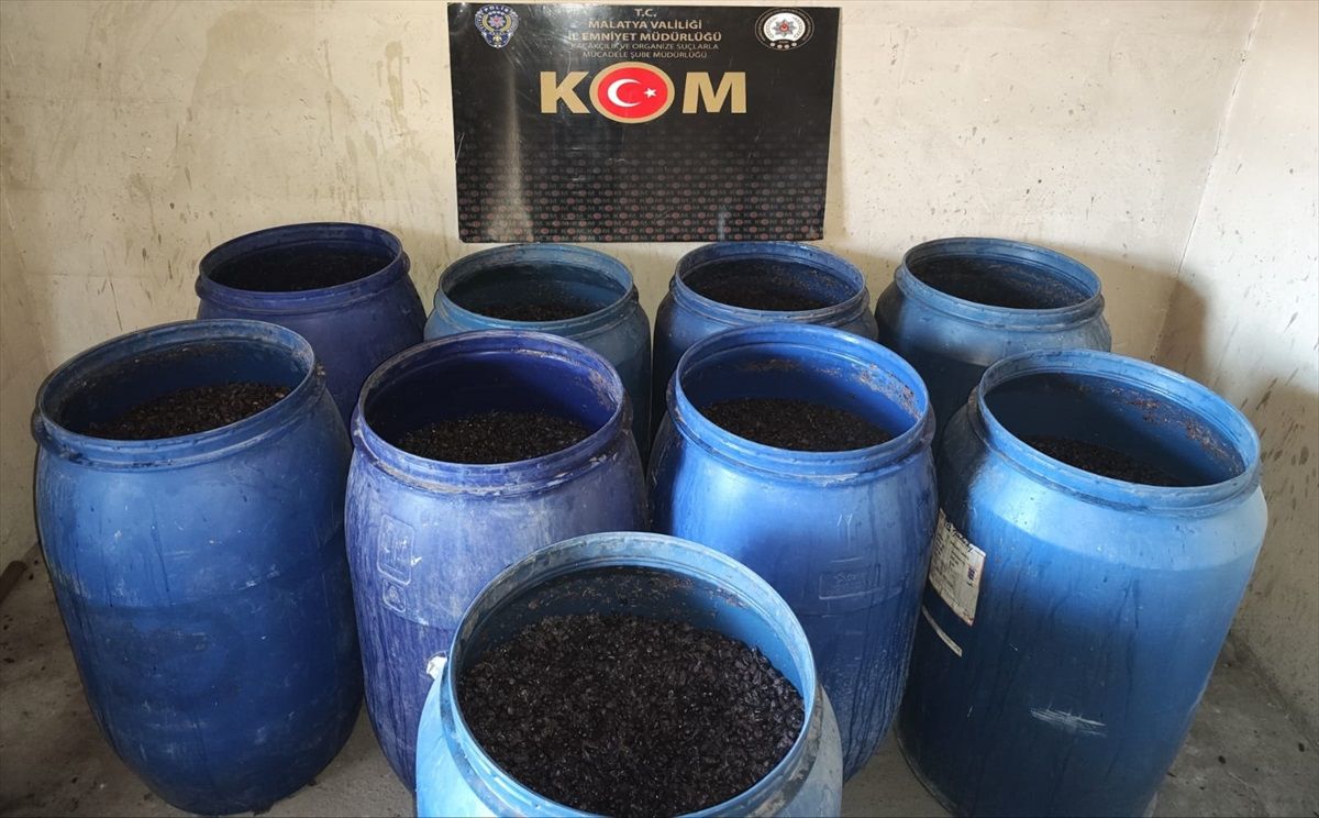 Malatya\'da 4 Bin 800 Litre Sahte İçki Ele Geçirildi, 3 Şüpheliye Yasal İşlem Yapıldı