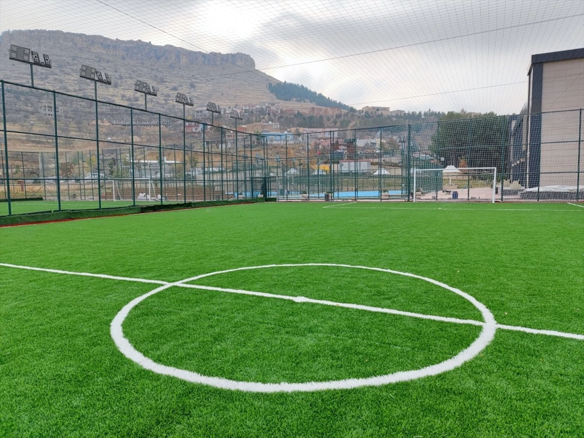 Mardin Büyükşehir Belediyesi, Spor Tesislerini Yenileyerek Gençlerin Sağlıklı Yaşamına Katkı Sunuyor
