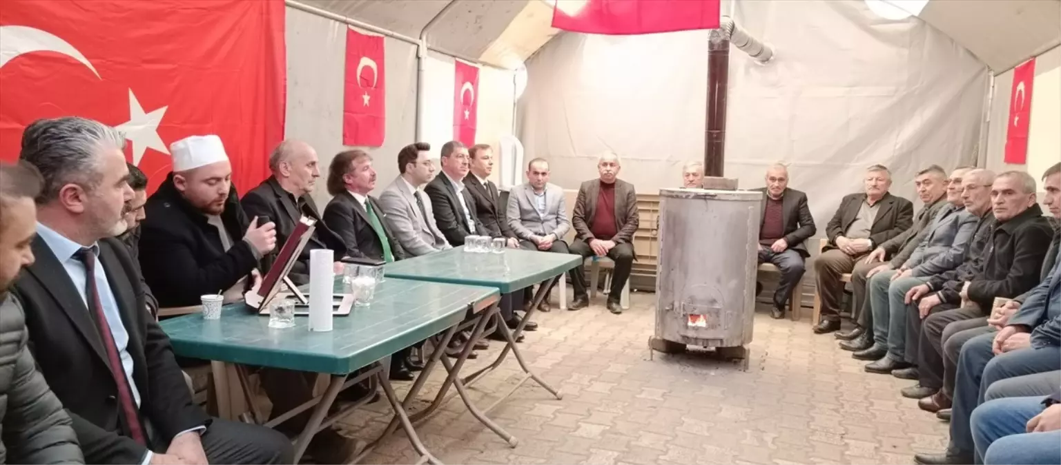 AK Parti Milletvekili Mustafa Arslan, şehit Piyade Er Yasin Karaca\'nın ailesini ziyaret etti