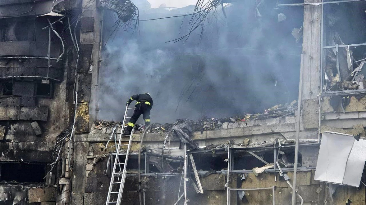 Rusya\'nın Ukrayna\'ya saldırıları sonucu 12 kişi hayatını kaybetti, 76 kişi yaralandı