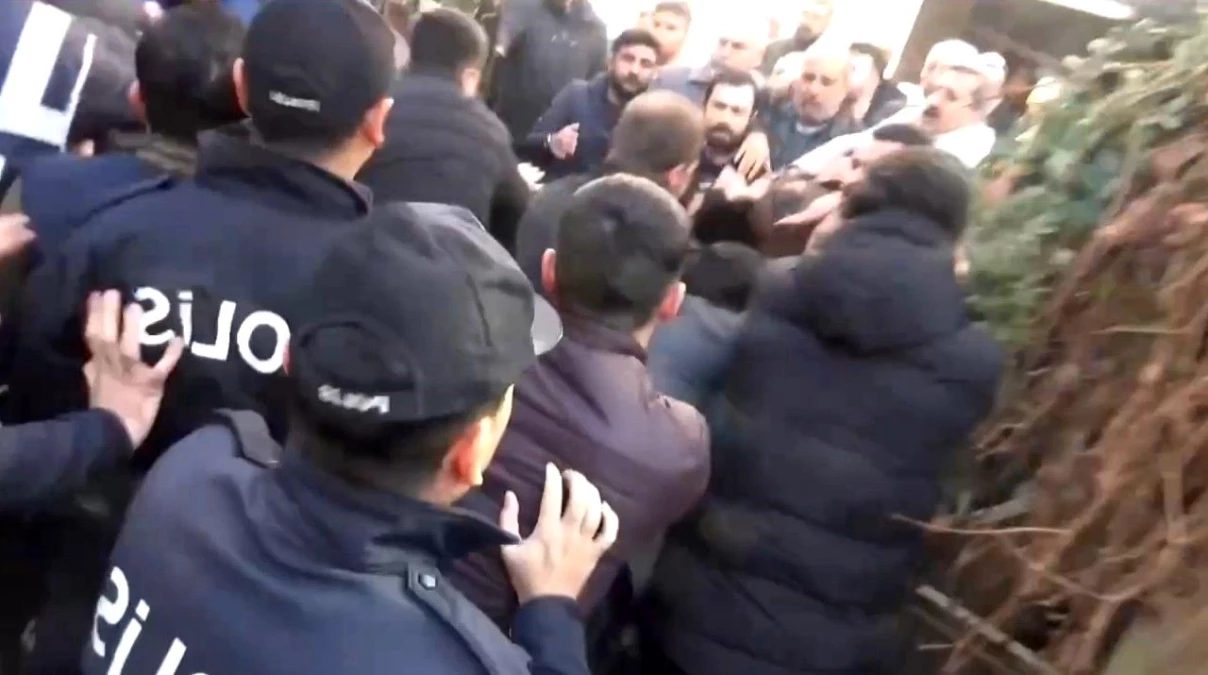 Şanlıurfa\'da Pençe Kilit Harekatı protestosunda 10 kişi gözaltına alındı