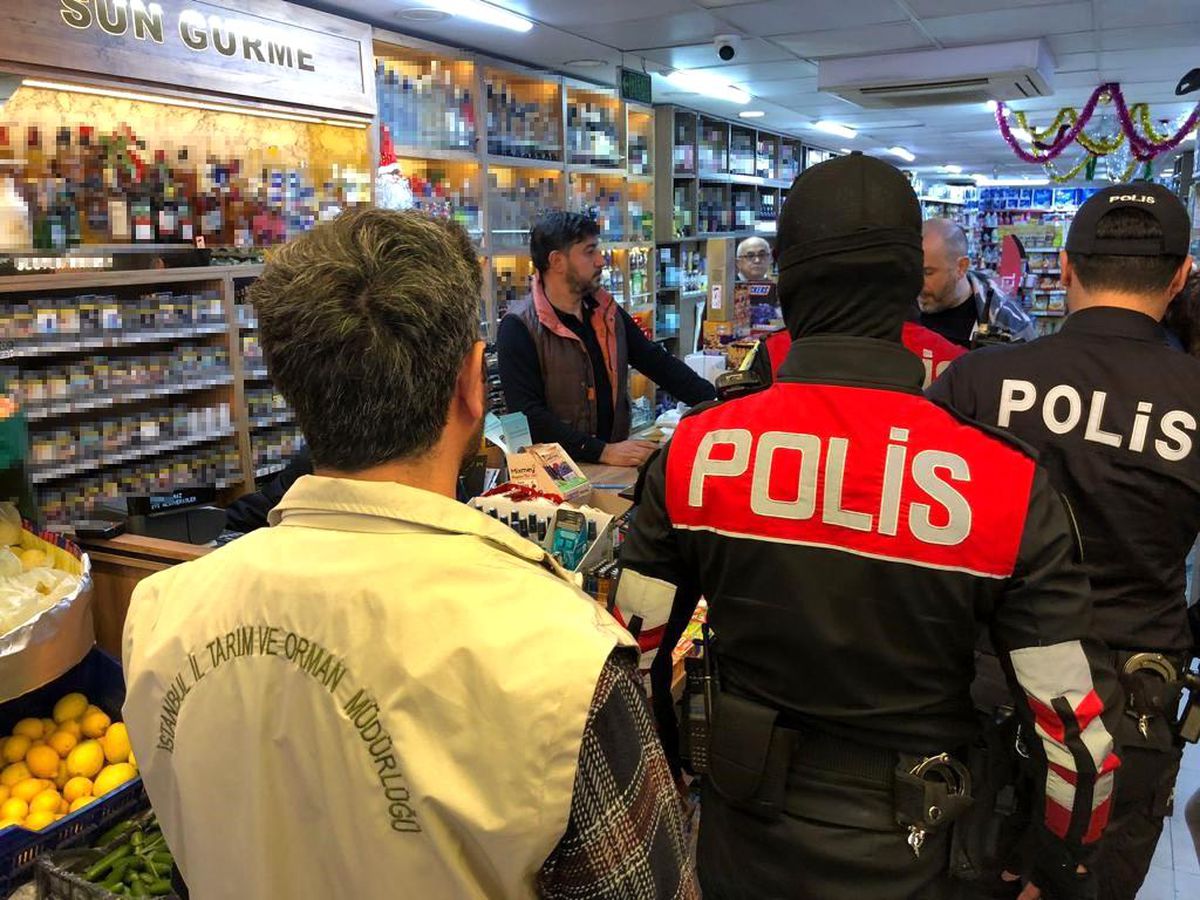 Şişli\'de Yılbaşı Öncesi Kaçak Alkol Denetimi