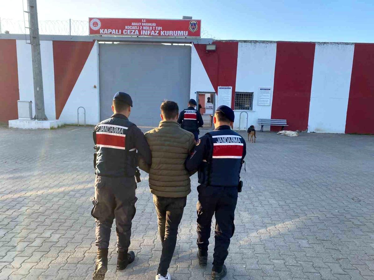 Kocaeli\'de milli ve manevi değerlere hakaret içeren paylaşım yapan şahıs tutuklandı