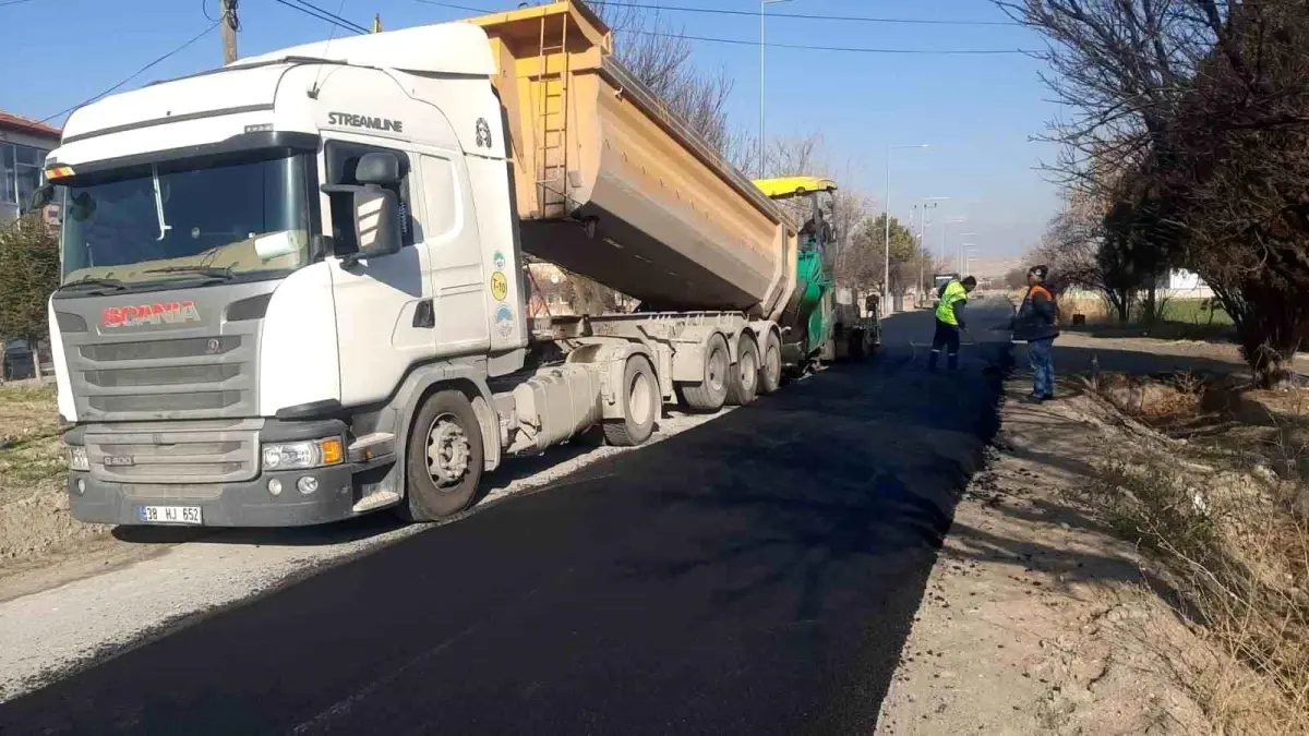 Kayseri Büyükşehir Belediyesi İncesu ilçesinde yola 7,5 milyon TL yatırım yapıyor