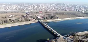 Edirne Meriç Köprüsü'nün Mimarı Hacegandan Edhem Efendi