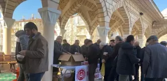 Tokat'ın Turhal ilçesinde şehitler için mevlit okutuldu, helva dağıtıldı