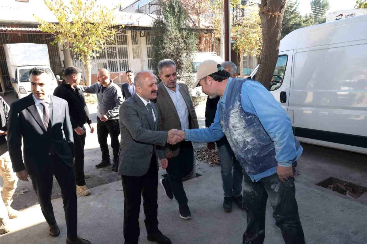Adıyaman Valisi Osman Varol, Mobilyacılar ve Marangozlar Sitesi esnafını ziyaret etti