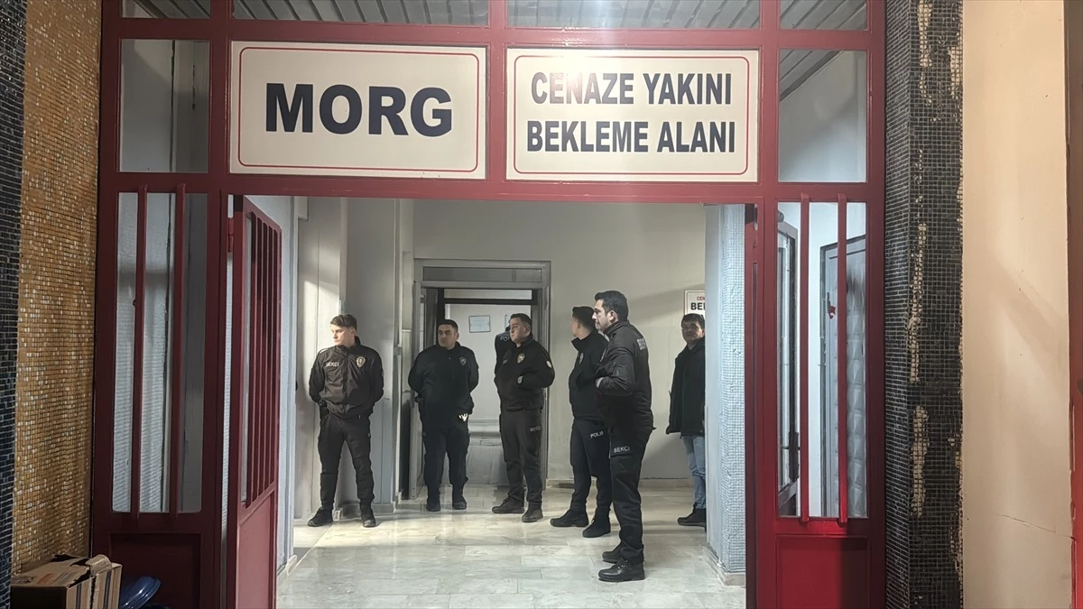 Zonguldak\'ta Uzman Çavuş, Birlikte Yaşadığı Kadını Öldürdü