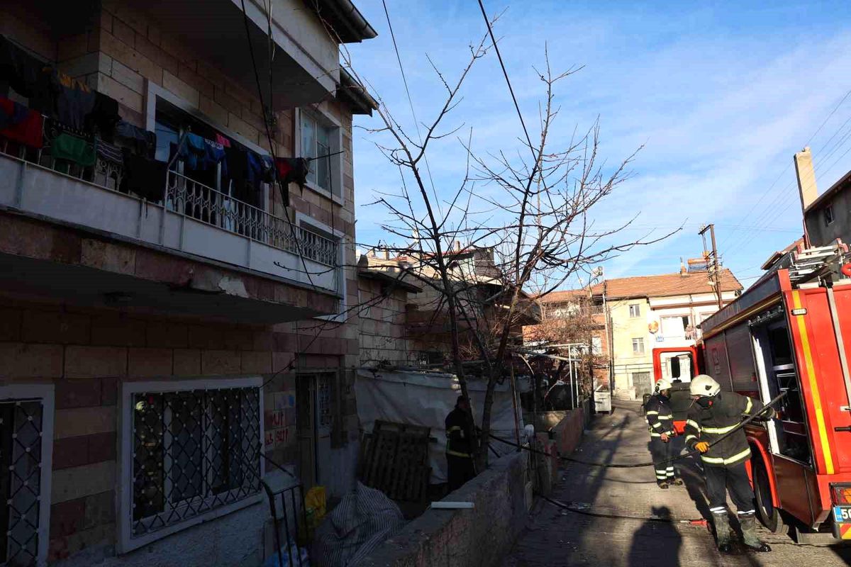 Nevşehir\'de yabancı uyruklu ailenin evinde yangın çıktı