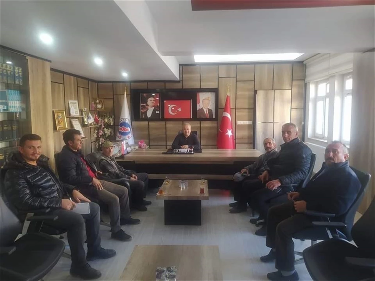 Akkışla Belediye Başkanı Ayhan Arslan, ilçe esnafını ziyaret etti