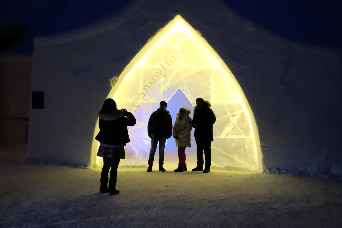 Finlandiya\'daki Buz Oteli Turistlerin İlgi Odağı Haline Geldi