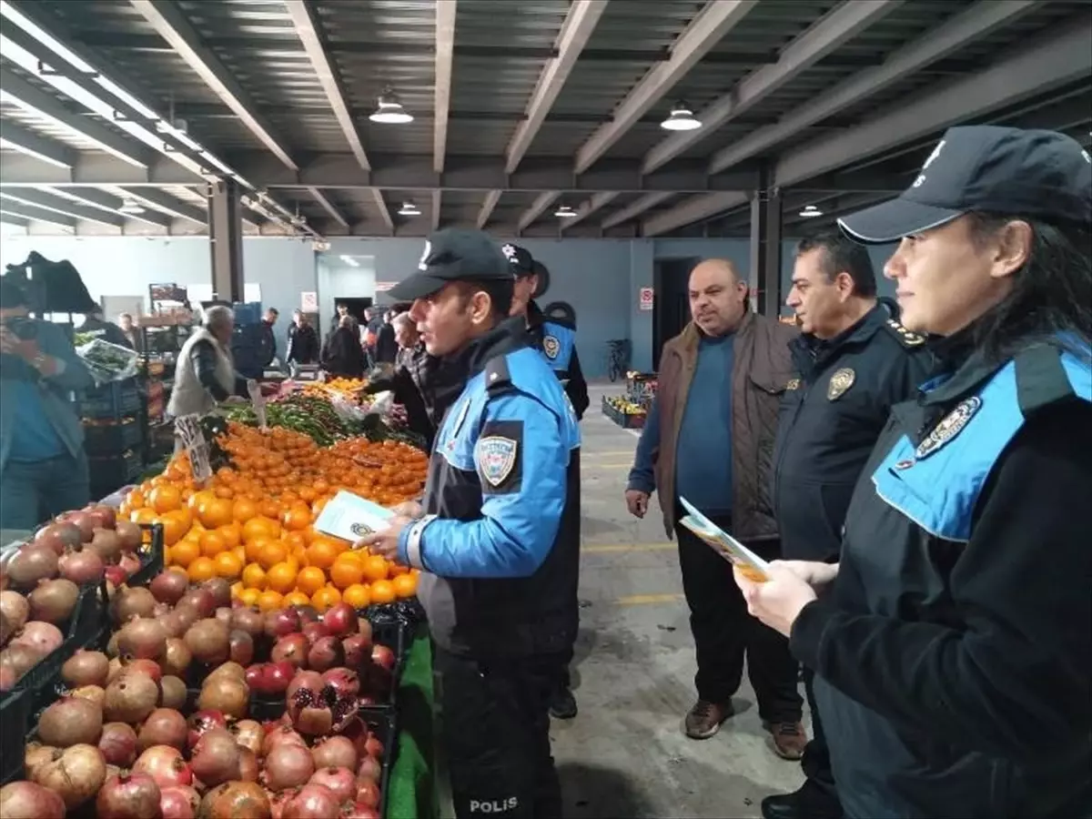 Yalova\'da Kadına Yönelik Şiddete Karşı KADES Uygulaması Hakkında Bilgilendirme Yapıldı