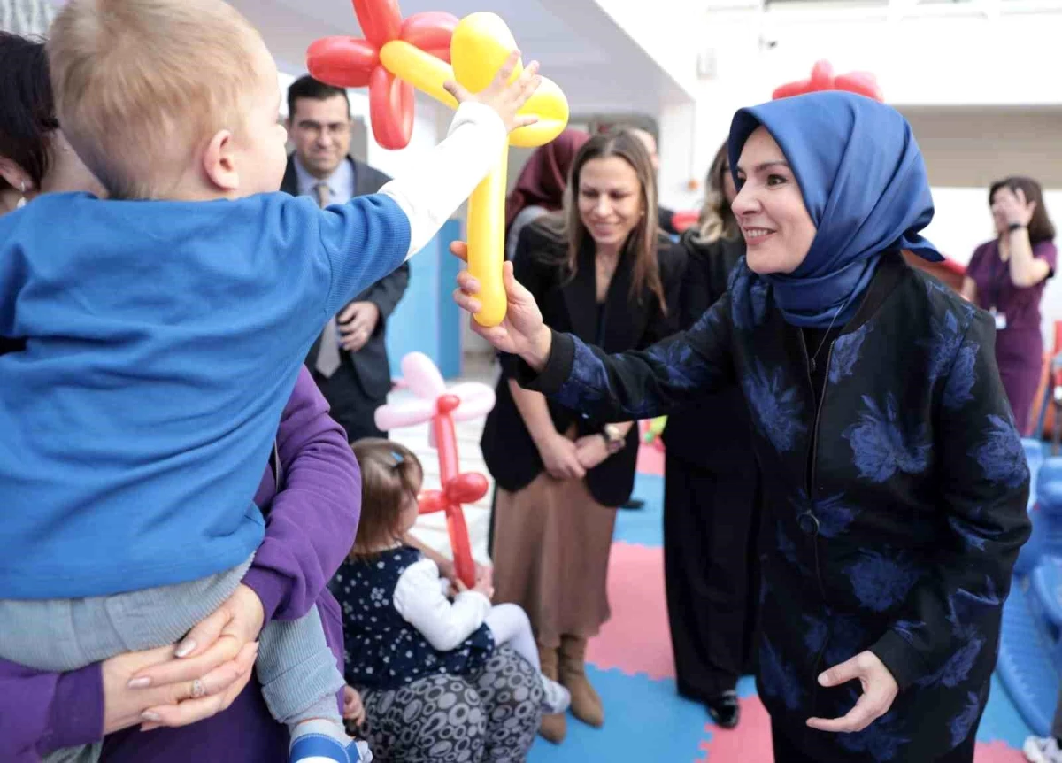 Aile ve Sosyal Hizmetler Bakanı Ukraynalı çocukları ziyaret etti
