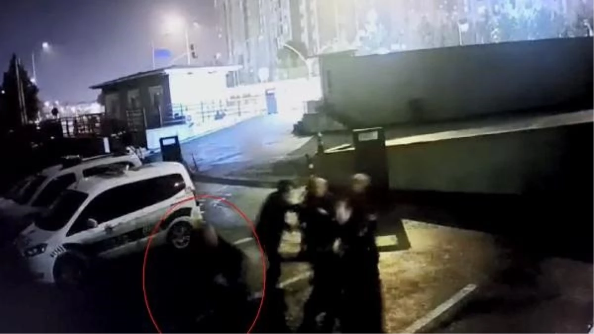 Başakşehir\'de Aranan Şüpheli Polis Memurlarına Saldırdı