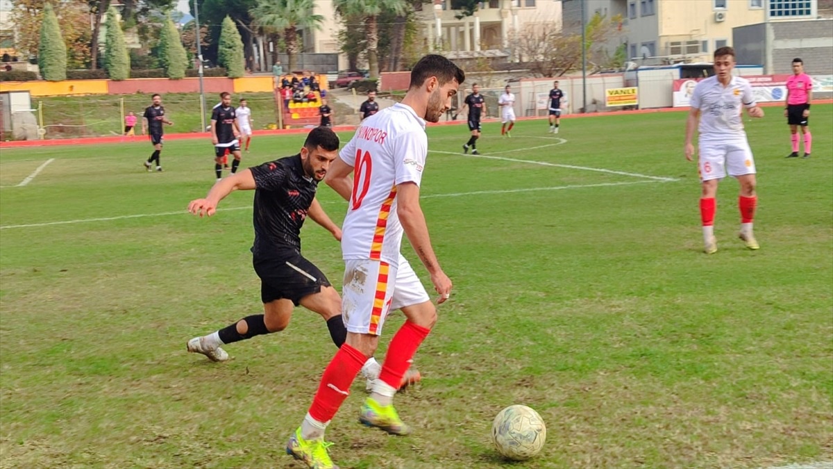 Bayındırspor, Yıldız 45 FK\'yı 4-0 mağlup etti