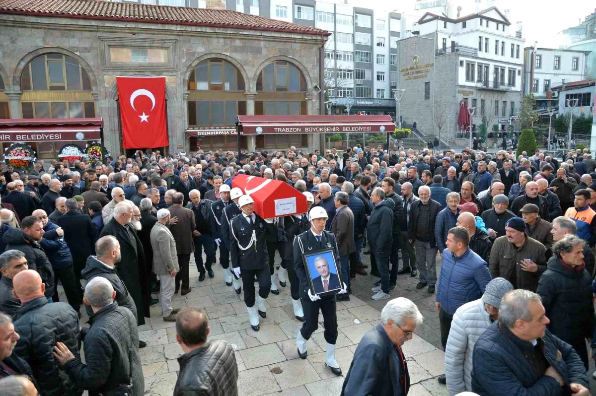 Trabzon eski belediye başkanı Niyazi Sürmen son yolculuğuna uğurlandı