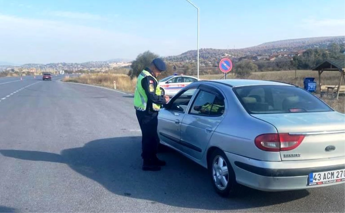 Emet İlçe Jandarma Komutanlığı Yılbaşı Denetimlerine Devam Ediyor