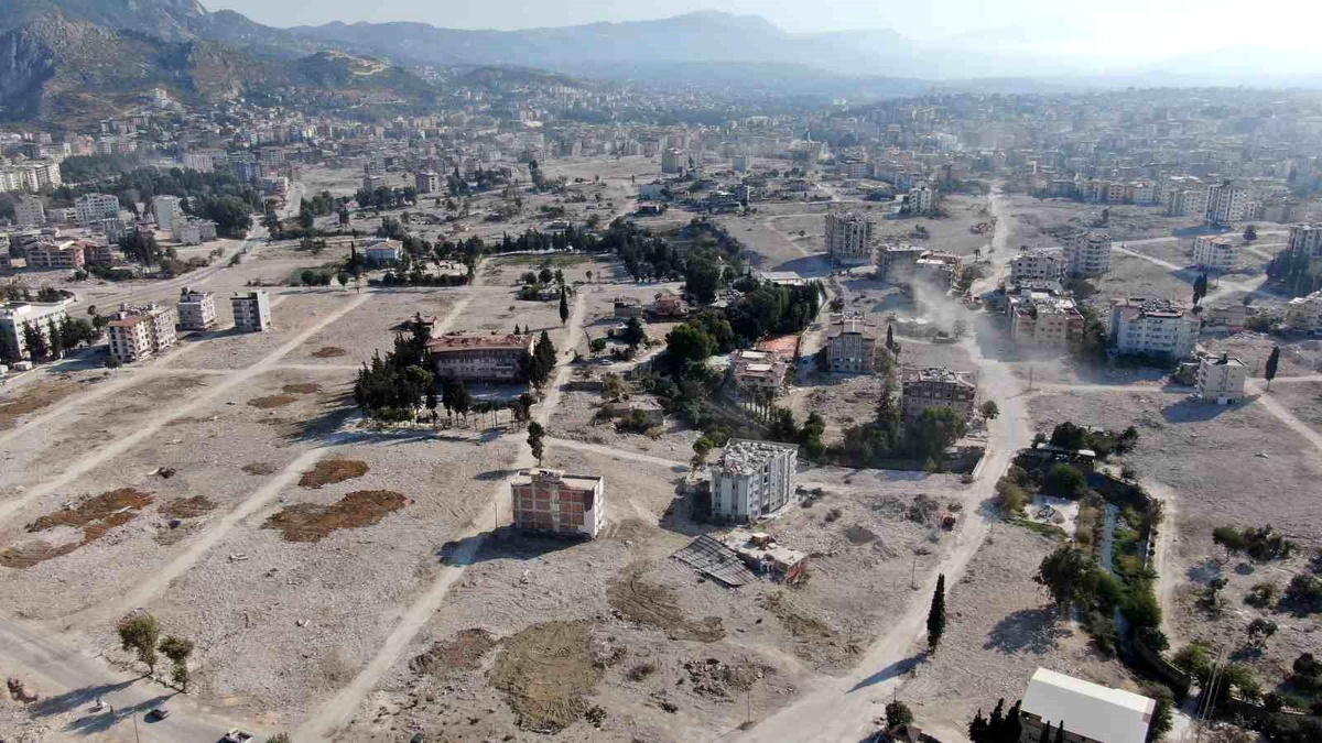 Hataylılar Yeni Yılda Eski Günlerine Dönmeyi Diliyor