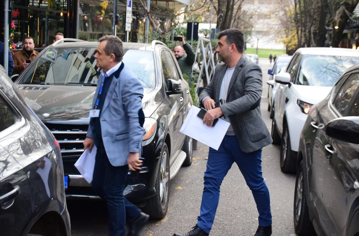 Arnavutluk\'ta eski Başbakan Sali Berisha ev hapsine çarptırıldı